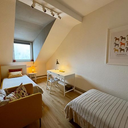 Big Flat With Fresh Renovation, Free Parking, Sonyps, Netflix Apartment Дуйсбург Екстериор снимка