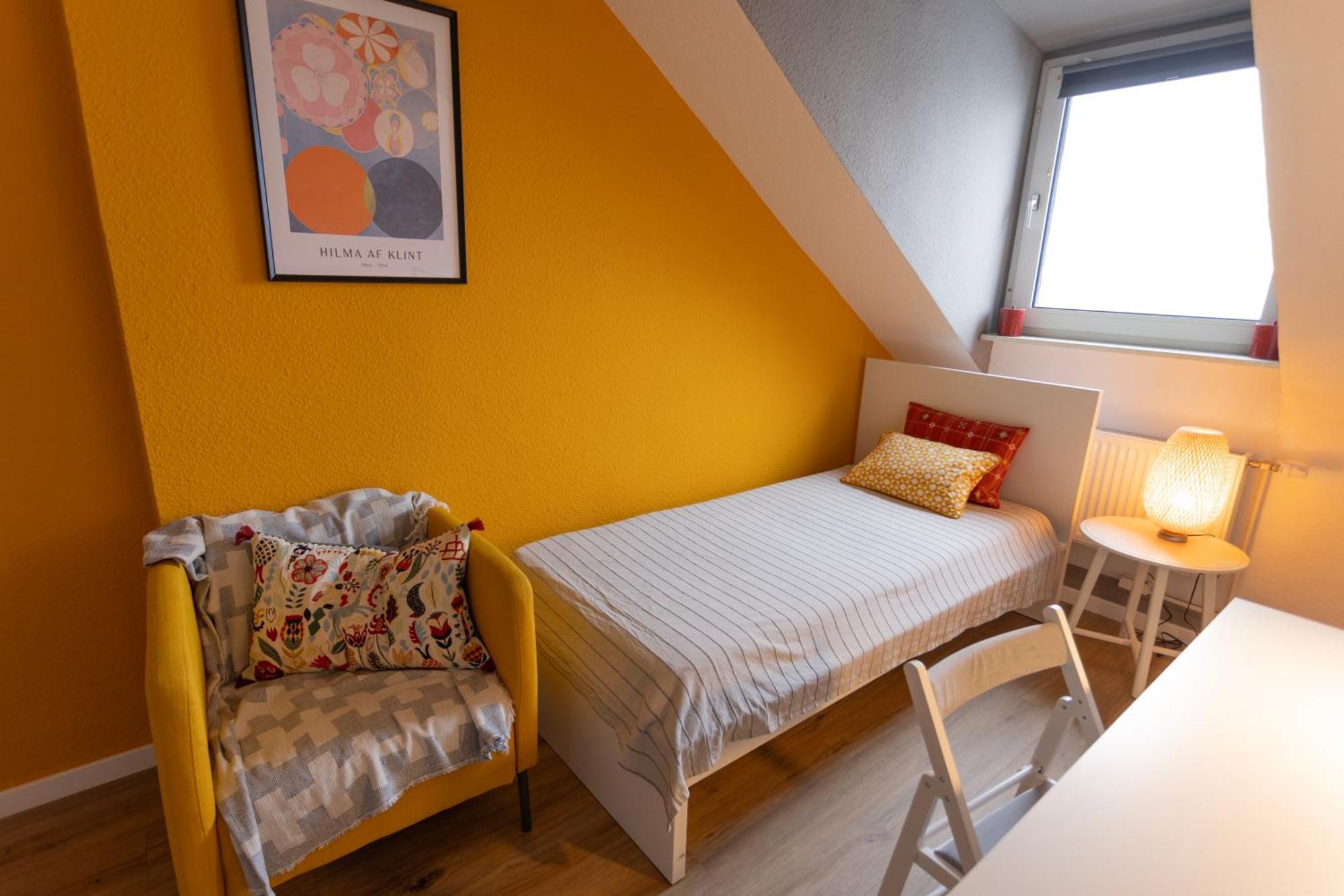 Big Flat With Fresh Renovation, Free Parking, Sonyps, Netflix Apartment Дуйсбург Екстериор снимка