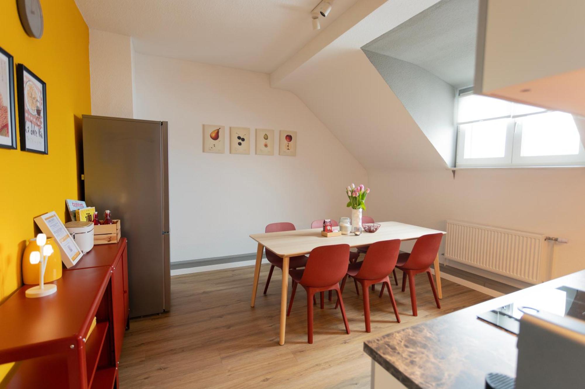 Big Flat With Fresh Renovation, Free Parking, Sonyps, Netflix Apartment Дуйсбург Екстериор снимка