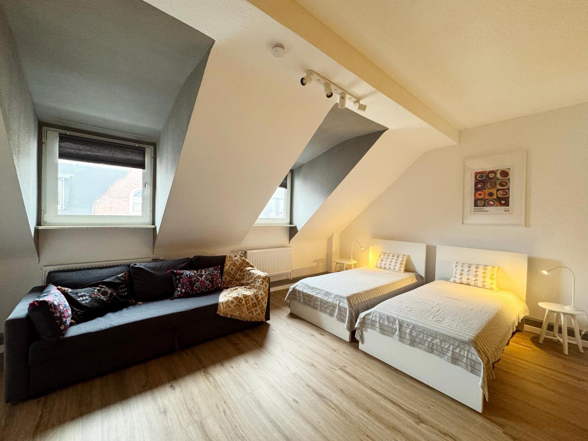 Big Flat With Fresh Renovation, Free Parking, Sonyps, Netflix Apartment Дуйсбург Екстериор снимка